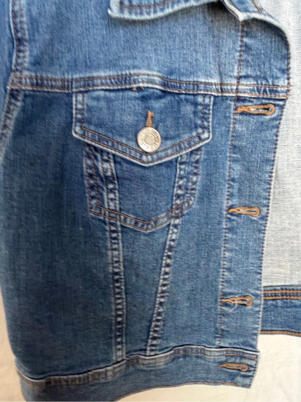 Torrid Indigo Cropped Denim Jacket Size 2. ( 18-20) like new - Picture 3 of 5